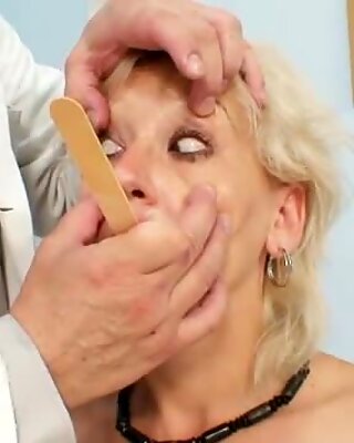 Mature Romana gynochair pussy speculum examination by gyno doctor
